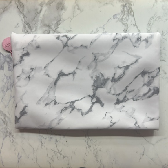Ipsy Makeup Bag : White Marble - Picture 2 of 2